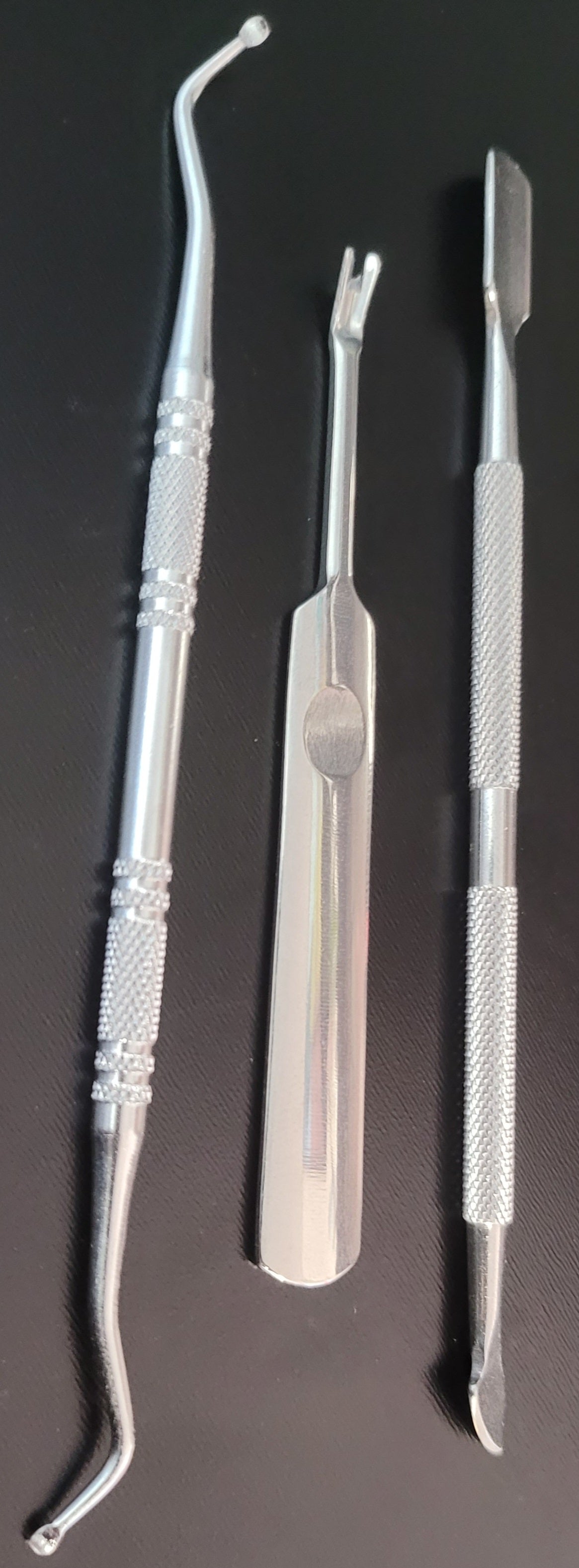 Coffret de soins des ongles 3 pièces : repousse-cuticules, nettoyeur de rainures pour ongles et lève-ongles