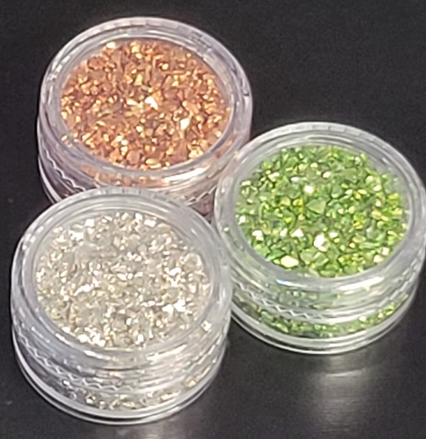 3 piedras de vidrio triturado - Gemas iridiscentes para diseños de uñas 3D | Piezas decorativas de cristal triturado de calidad profesional